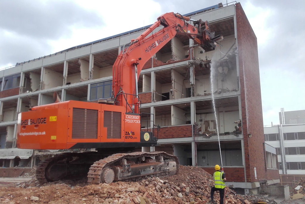 870 machine Demolition of the former Engineering Building, University of Reading