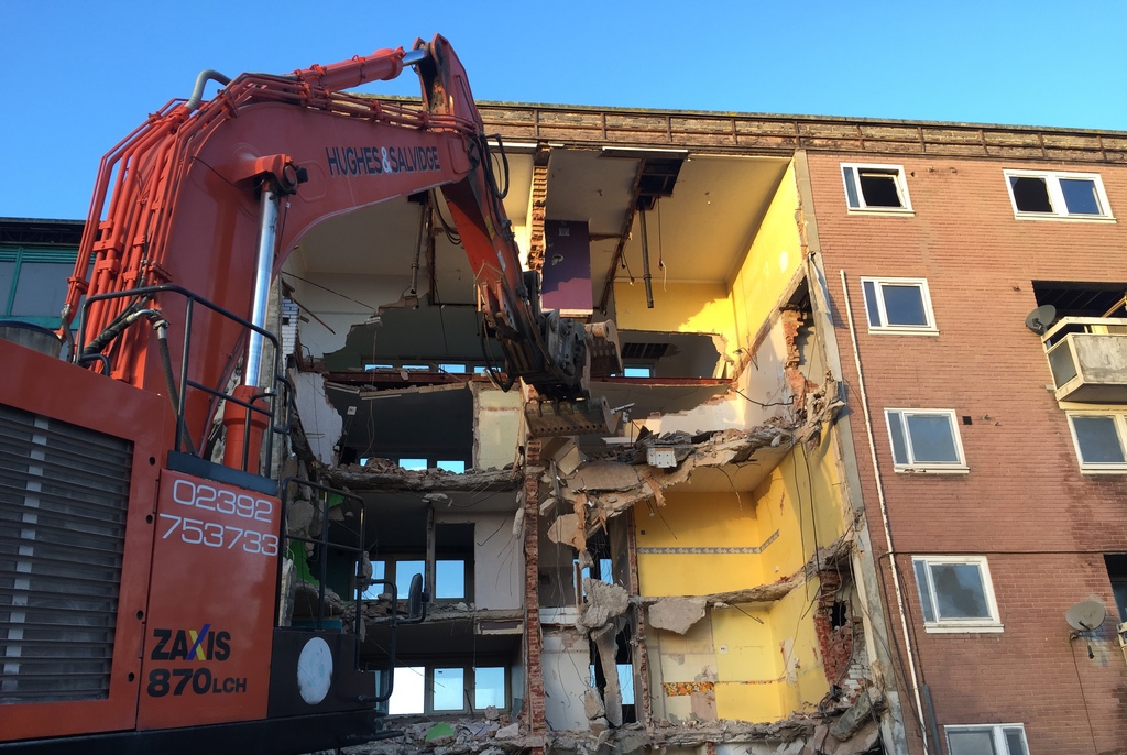 870-machine Townhill Park, Southampton – Phase 2 Demolition